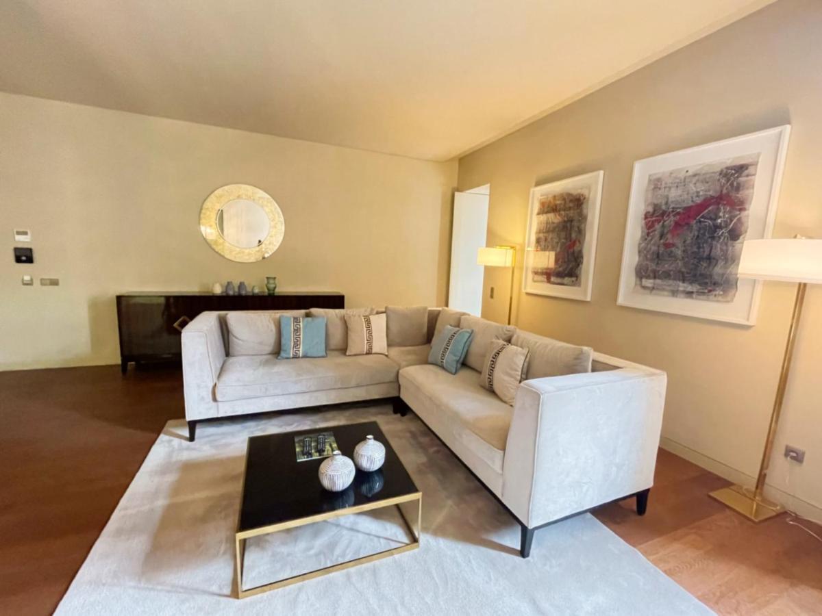 Deluxe Two-Bedroom Apartment