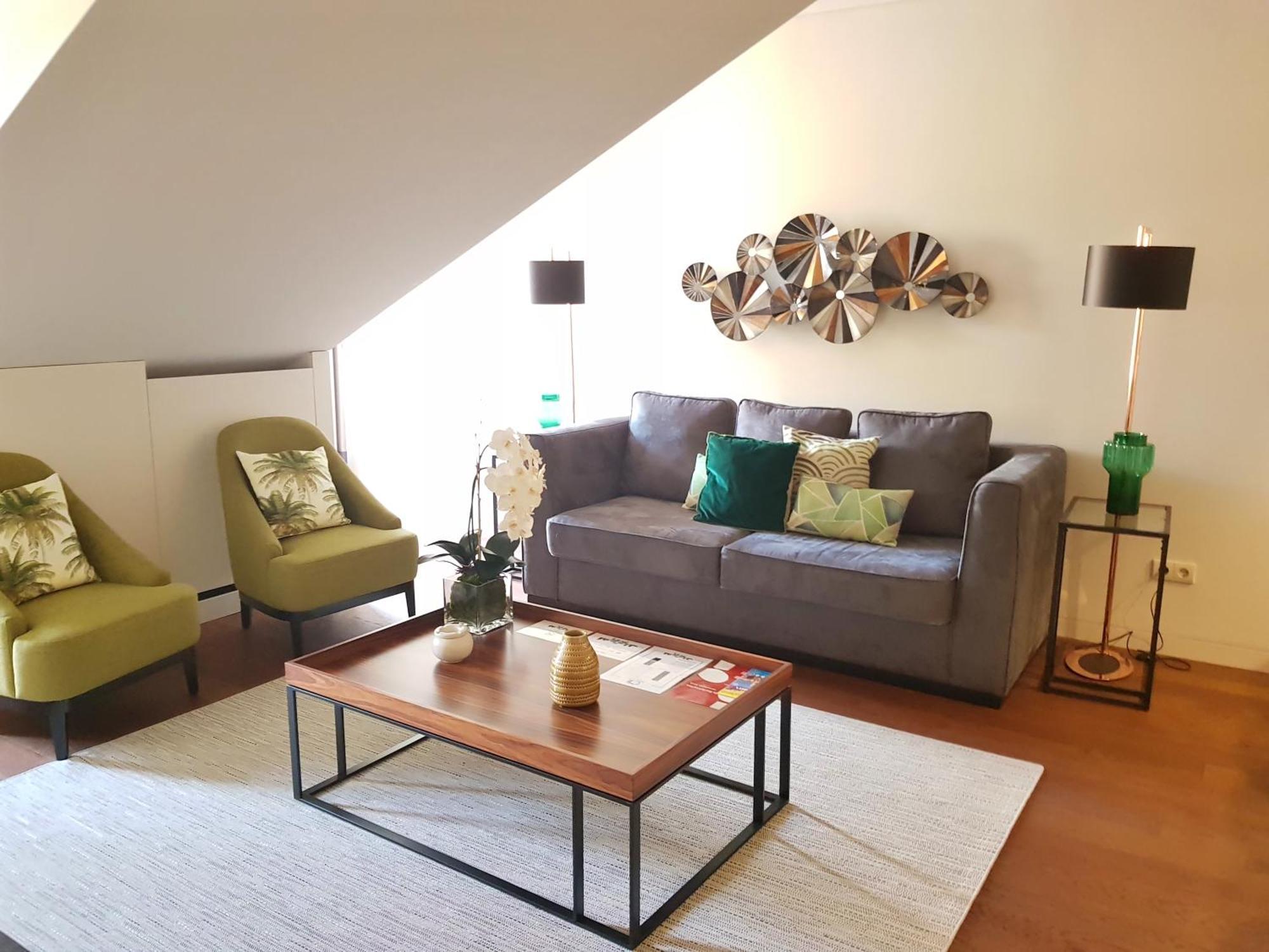 Superior One-Bedroom Apartment