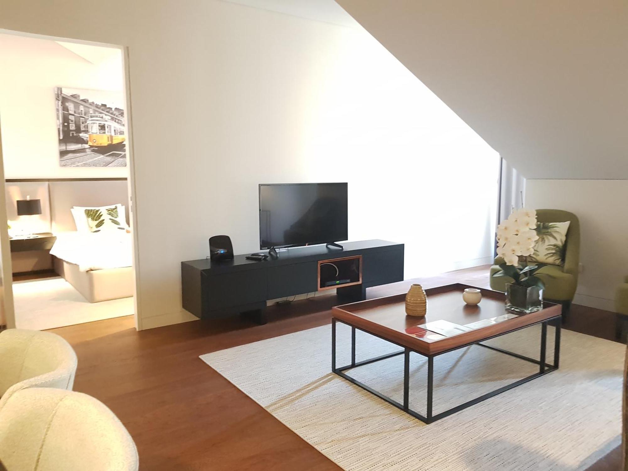 Superior One-Bedroom Apartment